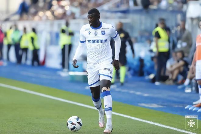 芝加哥公牛造点机会备战NBA季后赛法兰克福迎法甲关键赛之后，广州队今夜官宣签约